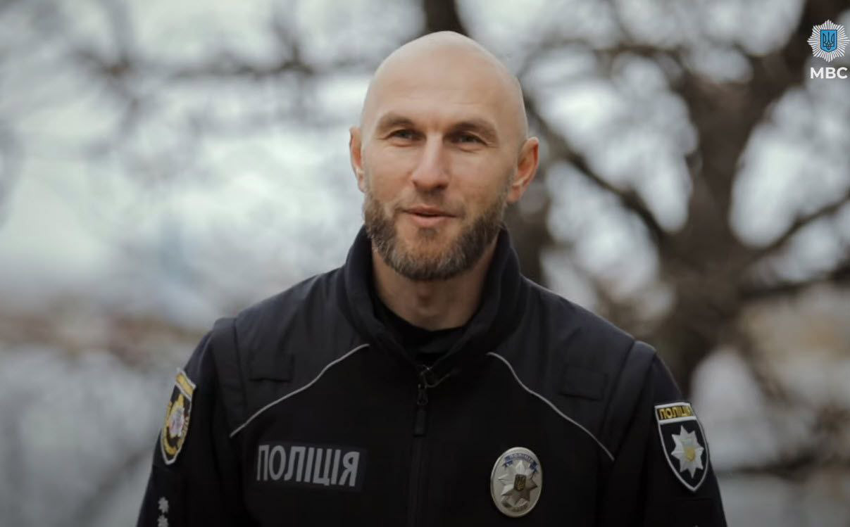 Стало відомо, скільки заробив поліцейський Євген Шевцов та його родина